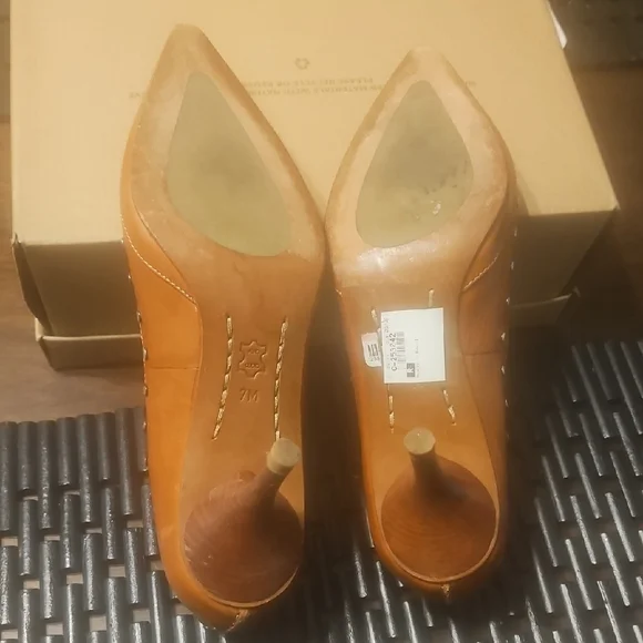 Michael Kors Women's Tan Studded Pumps - Picture 5 of 5